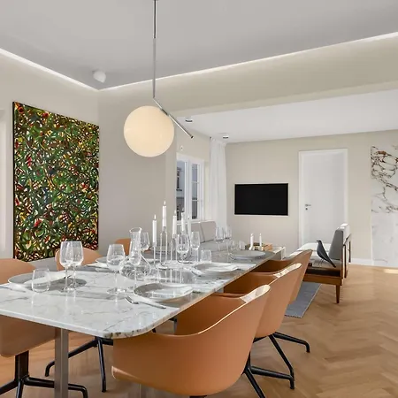 Apartment Luxury Design With Local Art