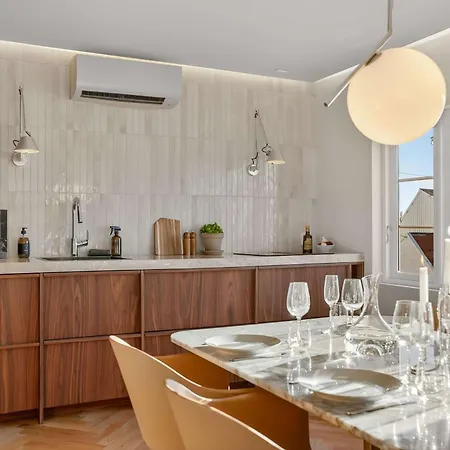 Luxury Design With Local Art *